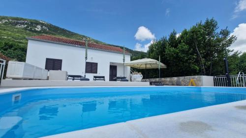 Πισίνα στο ή κοντά στο Villa Paradise Garden