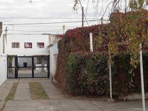 Φωτογραφία από το άλμπουμ του Departamento dos dormitorios con cochera Tres Arroyos -2- σε Tres Arroyos