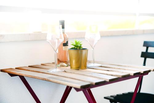 Nápoje v ubytování SuitesFlores - Bright and cozy apartment in Verona