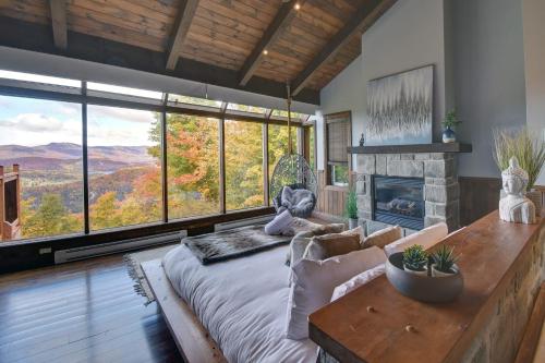 Exclusive, Luxury, King of the Hill - Steam, Dry Sauna and Hot Tub - Mont-Tremblant North Side by Reserver.ca
