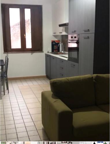 Una cocina o cocineta en Intro e idda casa vacanza