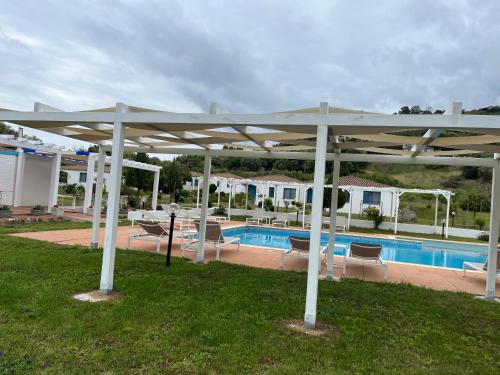 Bazén v ubytování Hotel Baia Cea nebo v jeho okolí