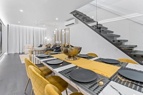 NEW! Dacha on Maggie No#2, Unrivaled Island Luxuryにあるシーティングエリア