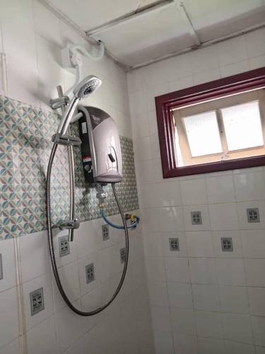 Kylpyhuone majoituspaikassa Cherating Damai Guest House