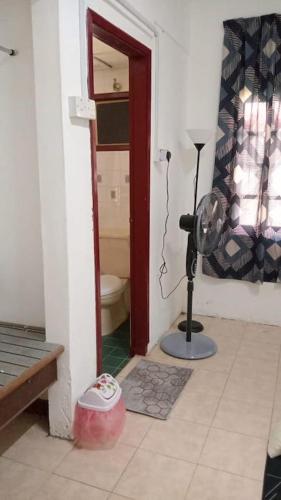 Vonios kambarys apgyvendinimo įstaigoje Cherating Damai Guest House