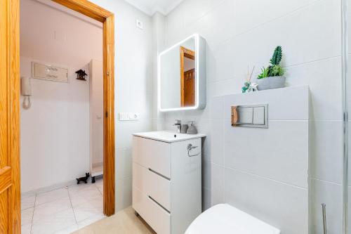 Koupelna v ubytování Apartament pod Palmami /Bajo las Palmeras