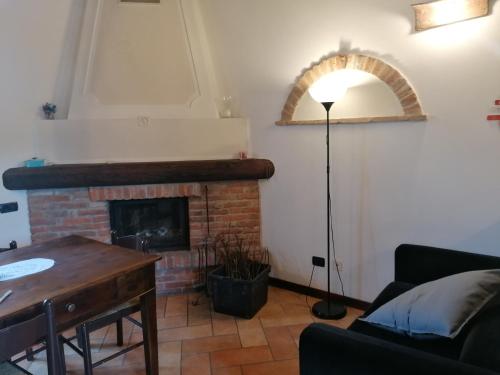 O zonă de relaxare la Appartamento in storica Cascina Lombarda Cusago Rho-Fiera-San-Siro