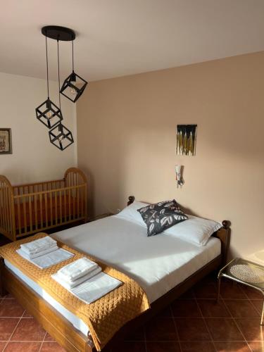 Postel nebo postele na pokoji v ubytování LAV Apartments