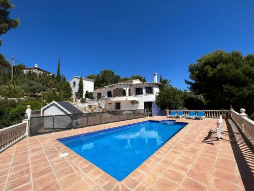 Spacious Child Friendly Villa in Moraira with Seaview
