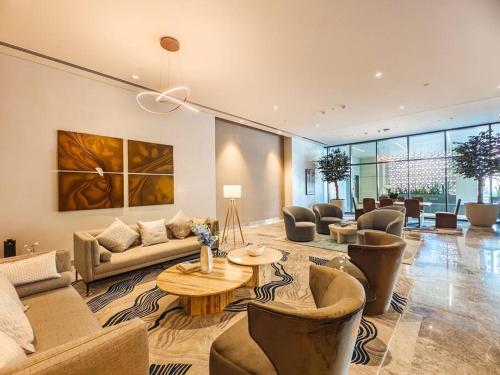 Fotografie z fotogalerie ubytování The Downtown Dreamer: A Trendy 1BR near Dubai Mall v Dubaji
