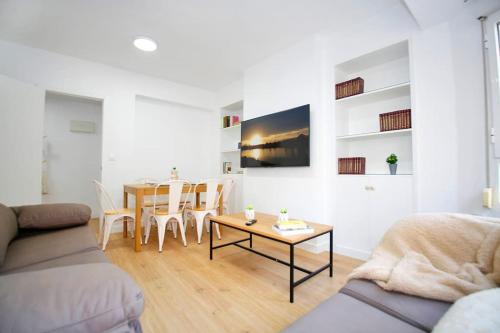 Central apartment in Alicante with AC
