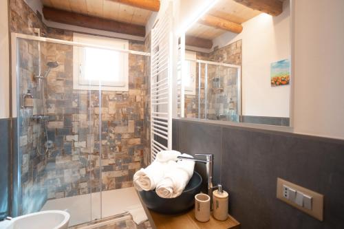 Koupelna v ubytování B&B Basta Bussare