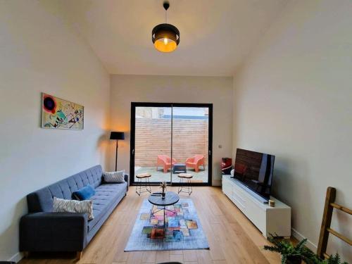 Le Bellay ¤ 2 Chambres ¤ Cour ¤10 mins Centre¤