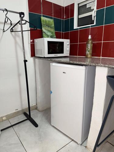 Kuchyň nebo kuchyňský kout v ubytování AZUR HOTEL