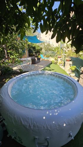 Πισίνα στο ή κοντά στο Maison avec jardin, vue mer aux portes de Monaco