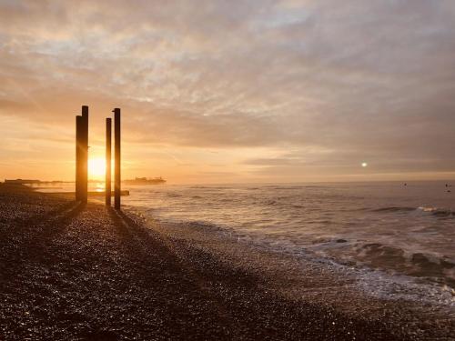 Central Brighton flat, 3 bedrooms, sleeps 6, close to shops and beach photo 11