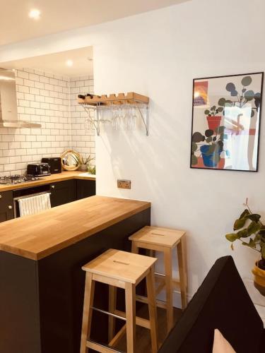 Central Brighton flat, 3 bedrooms, sleeps 6, close to shops and beach photo 5