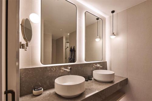Rydges Melbourne Image