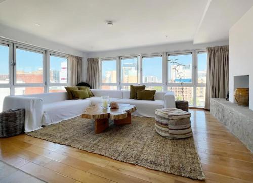 Ένα ή περισσότερα κρεβάτια σε δωμάτιο στο Luxury City Penthouse with views