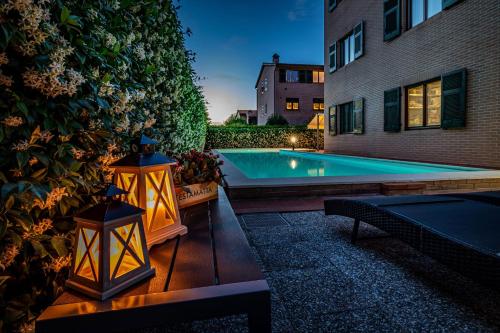 Bazén v ubytování Arianna Apartment nebo v jeho okolí