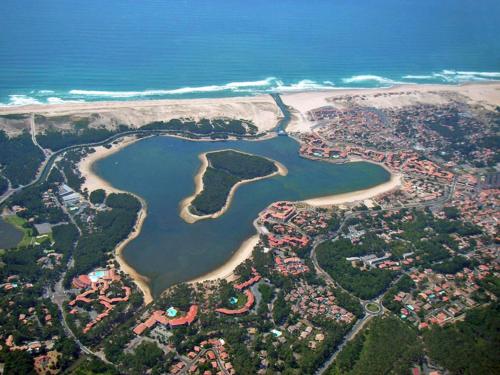 Photo de la galerie de l'établissement Bel Appartement Rénové Proche Centre et Plage à Vieux-Boucau - FR-1-239-826, à Vieux-Boucau-les-Bains