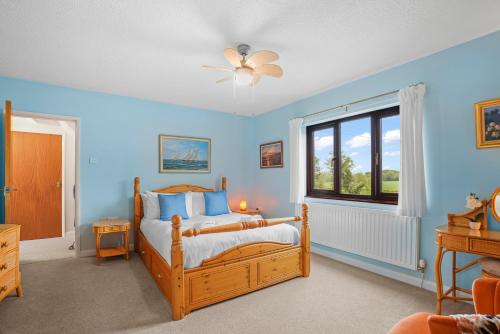 Postel nebo postele na pokoji v ubytování House - Sleeps 6 & Free parking