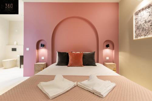 Una cama o camas en una habitación de Ultimate Luxury Home experience in Beautiful Rabat by 360 Estates