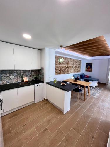 GATU PREMIUM Villa Flamenca , Preferente mayores de 25 años y familias