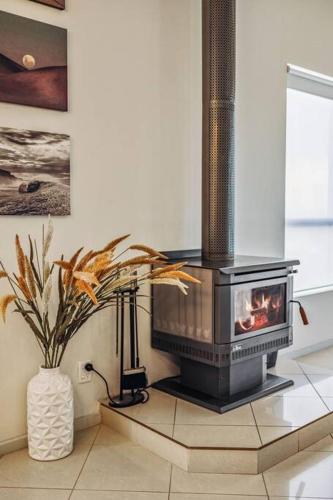 Galería fotográfica de Valley View Home - Barrel Sauna, Woodfired Pizza Oven, Firepit, Kids Playset en Port Lincoln