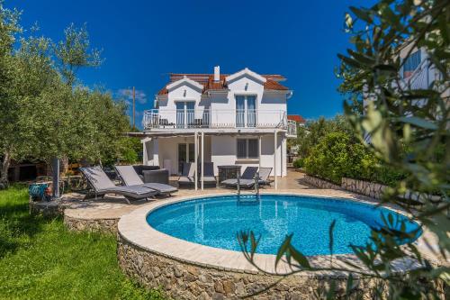 Cozy holiday house in Brzac