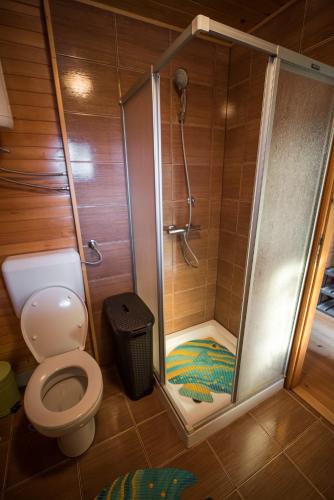 Koupelna v ubytování Glamping Krone Kolpa Heaven