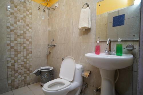 A bathroom at Rama Blue Resort and Restaurant