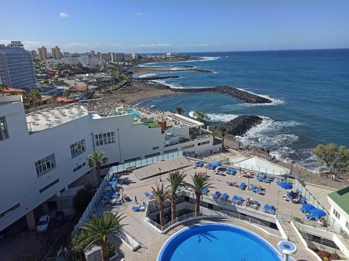 SUNNY 3Bed APARTMENT IN THE COSTA ADEJE WITH THE OCEAN VIEW ON THE 1st COASTLINE