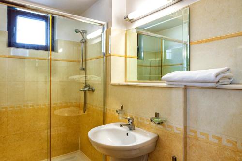 Hotel Victoria tesisinde bir banyo