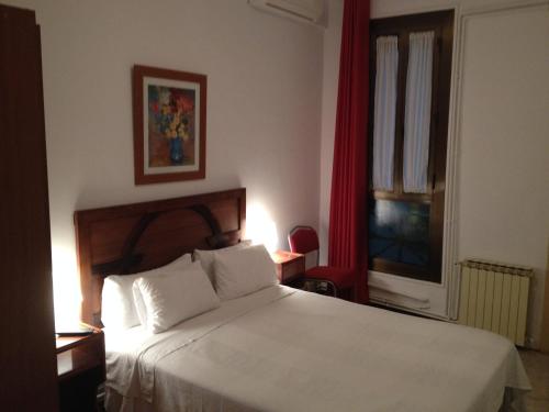 Hostal Absolut Stay