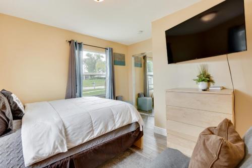 Katil atau katil-katil dalam bilik di 25 Mi to Disney Home with Shared Pool in Orlando