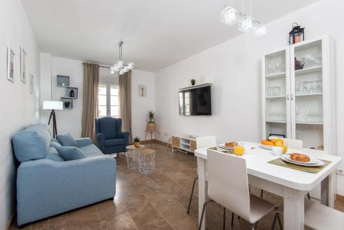 Zdjęcie z galerii obiektu CENTER APARTMENT 2bed 2b Aircon Wif and PARKING FREE w Maladze