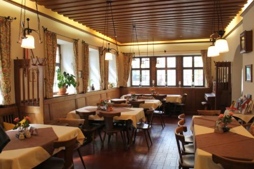 ห้องอาหารหรือที่รับประทานอาหารของ Hotel Zum Breiterle