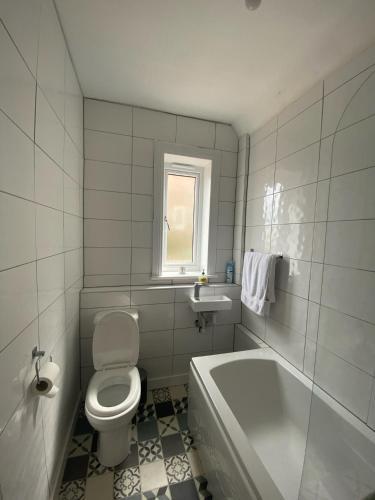 Ett badrum på St Andrews Holiday Home