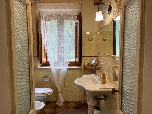 Ένα μπάνιο στο La quercia B&B