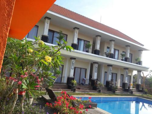 Blick auf das Hotel vom Innenhof aus in der Unterkunft Private room in Damar Bali Guest house in Kerobokan