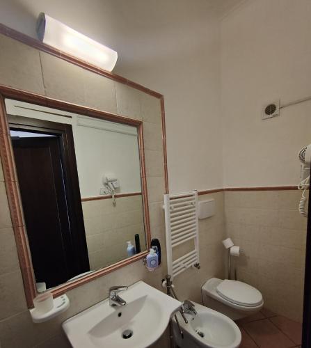 Ein Badezimmer in der Unterkunft Hotel Acciaroli