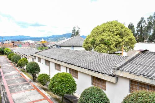 an overhead view of a row of houses at Hotel Villa Vianney in Paipa