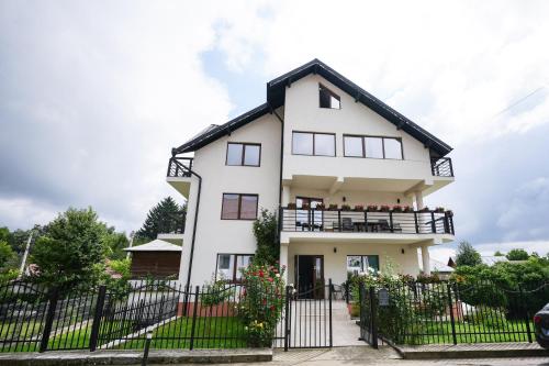 Fotografie z fotogalerie ubytování PENSIUNEA OCTAVIAN v destinaci Horezu