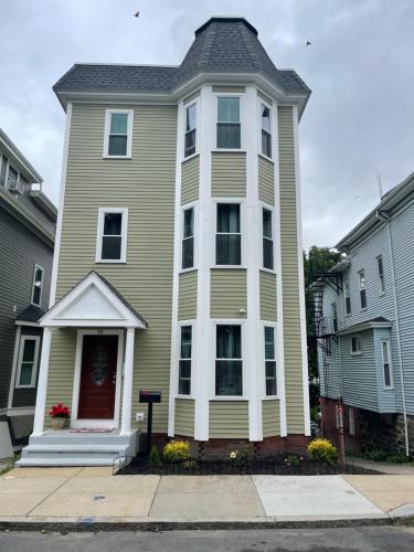 Brand New Luxury Rooms near downtown Boston Image