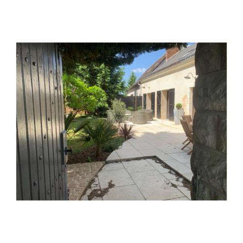 Photo de la galerie de l'établissement Maison déco avec jardin Tours Châteaux de la Loire, à Charentilly