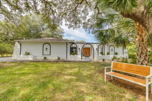Ein Garten an der Unterkunft Spacious Citrus Hills Home with Pool and Game Room!