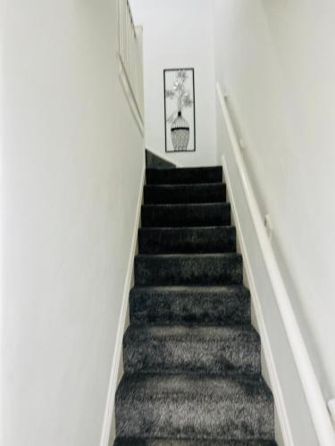 Beautiful and Homely 3 Bed House With FREE Parking So Close To Man City and City Centre photo 45