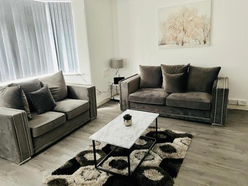 Beautiful and Homely 3 Bed House With FREE Parking So Close To Man City and City Centre photo 53