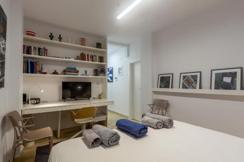 A newly fully renovated studio